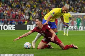 临阵容不整 临阵容不整