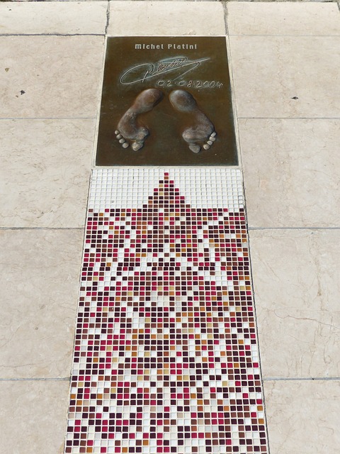 也是对整个 也是对整个